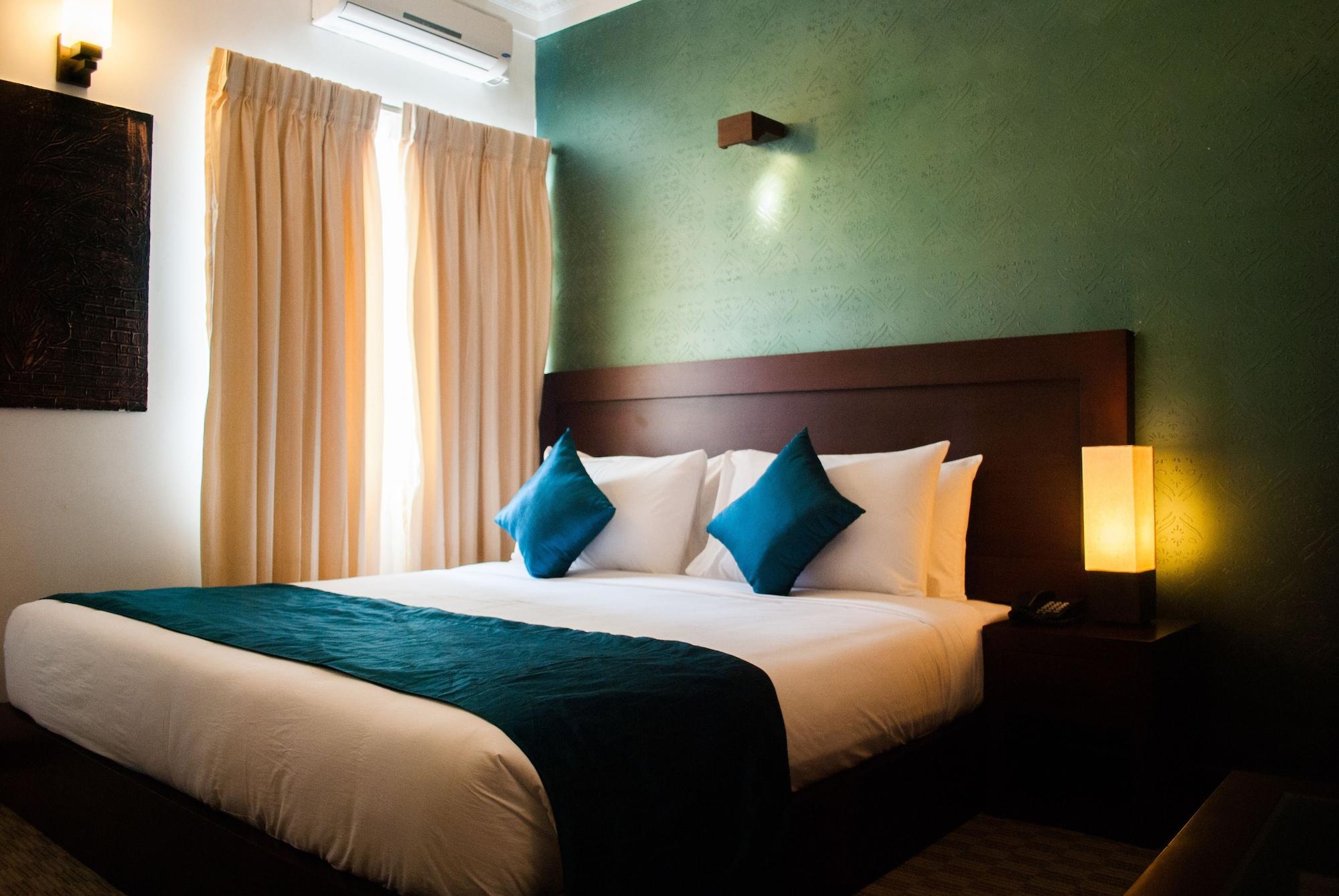 Ceylon City Hotel,Colombo Exterior photo